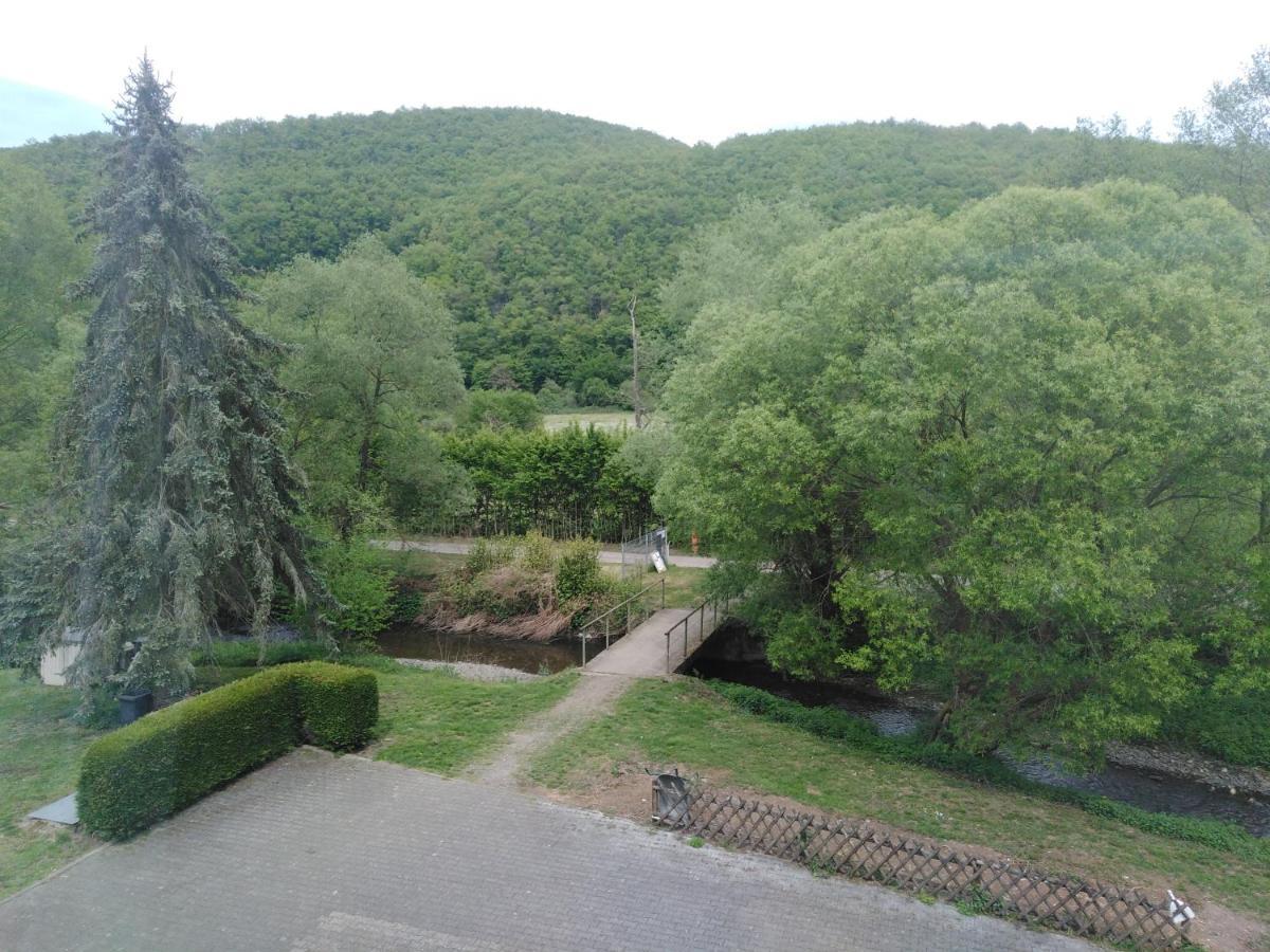 Zimmer Ohne Fruehstueck In Der Forellenzucht Burgen  Exterior foto