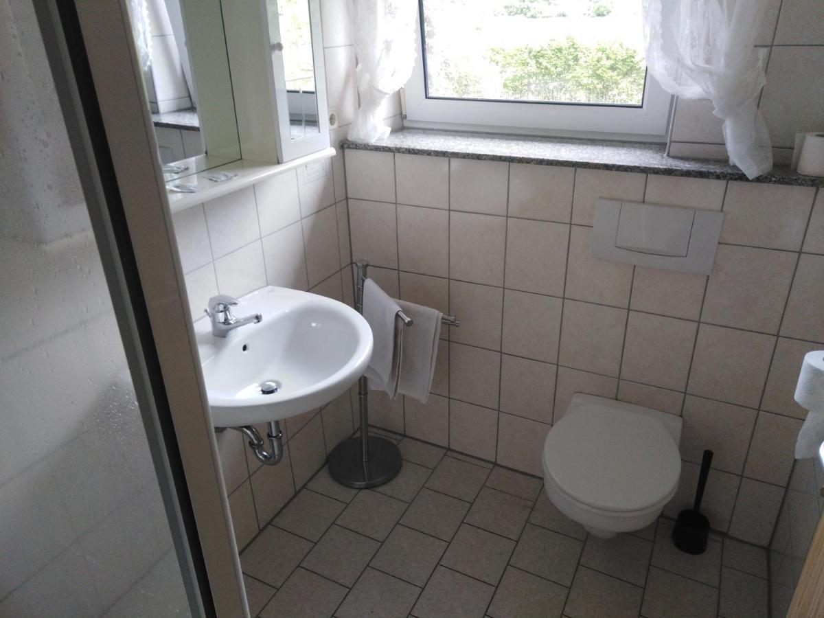 Zimmer Ohne Fruehstueck In Der Forellenzucht Burgen  Exterior foto